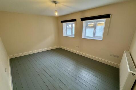 Bedroom (1/2)