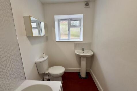 Bathroom (2/2)