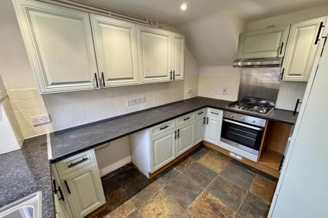 Kitchen (1/3)