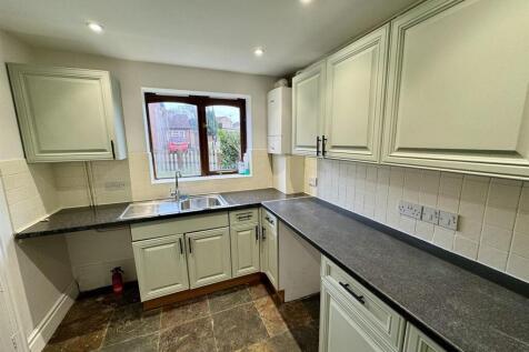 Kitchen (2/3)