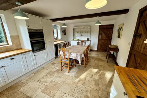 Kitchen / Diner (2/2)