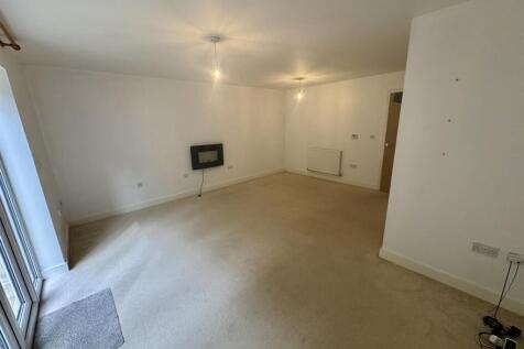 Living room 2 of 2