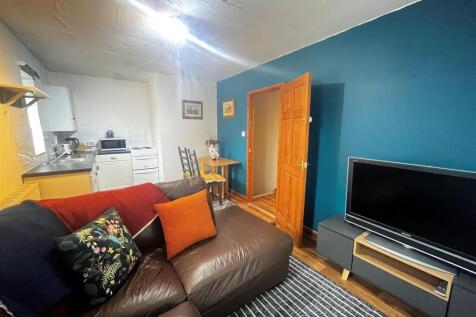 Lounge/Kitchen