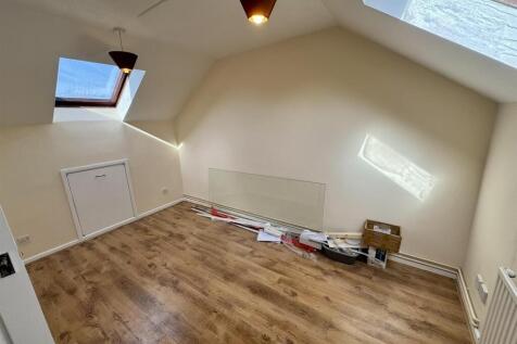Bedroom 1 (1/2)