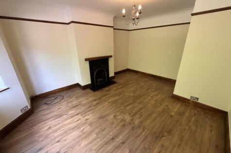 Living Room (1/2)