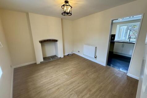 Living Room (2/2)