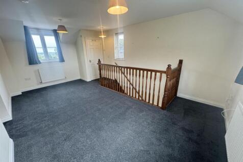 Living Room (1/3)