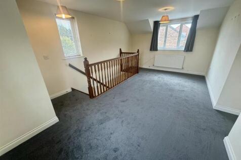 Living Room (2/3)
