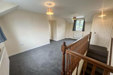 Living Room (3/3)