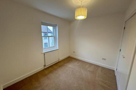 Bedroom 2 (1/2)