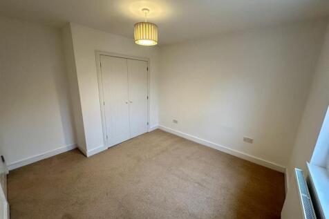Bedroom 2 (2/2)