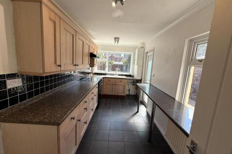 Kitchen 1 of 2