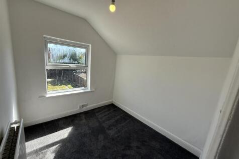 Bedroom 3 1 of 2