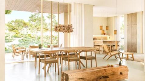 Kitchen / Dining