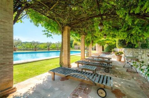Poolside Terrace