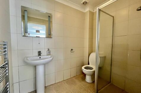Bedroom Four Ensuite