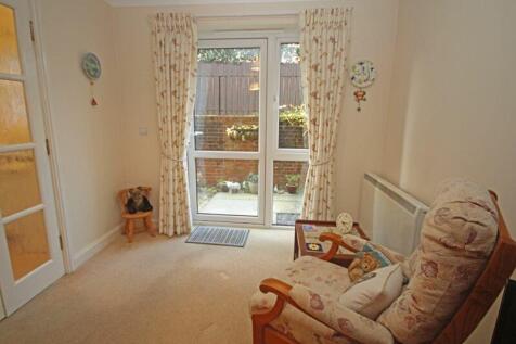 Sitting room to patio