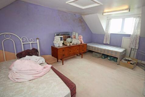 Attic bedroom 2