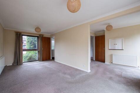 Sitting/dining room