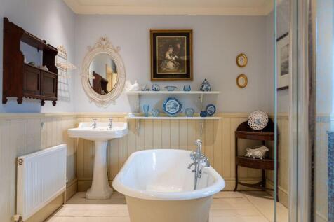 En suite bathroom