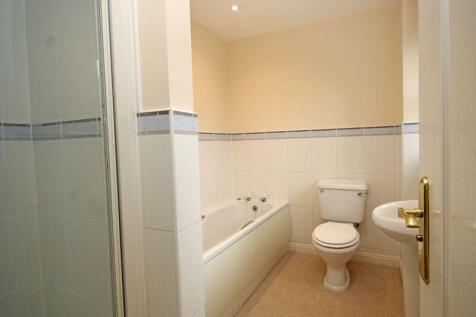Ensuite bed 1