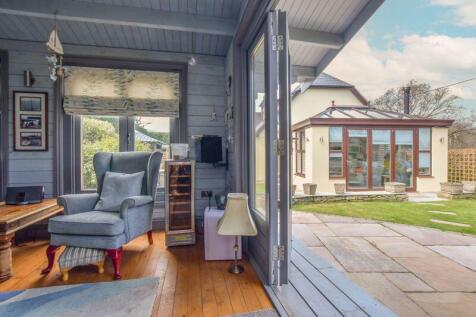 Summerhouse to sitting room