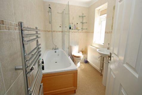 En-suite bathroom