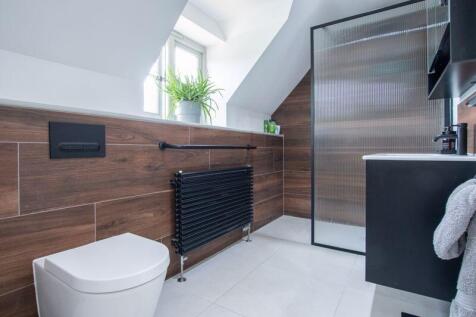 Bed 1 ensuite