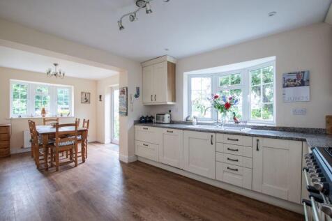 Kitchen dining room