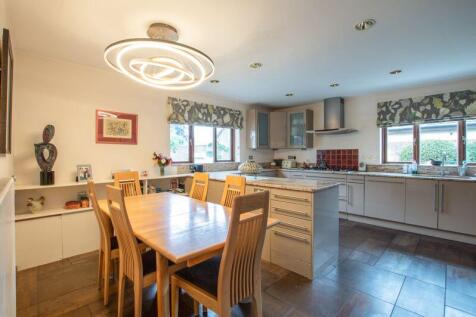 Kitchen dining room