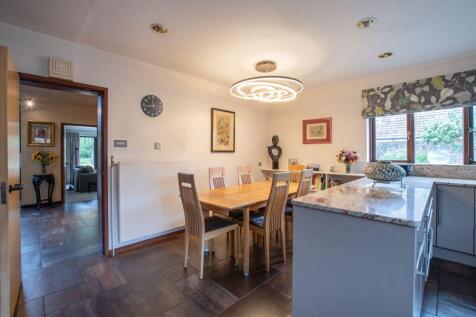 Kitchen dining room
