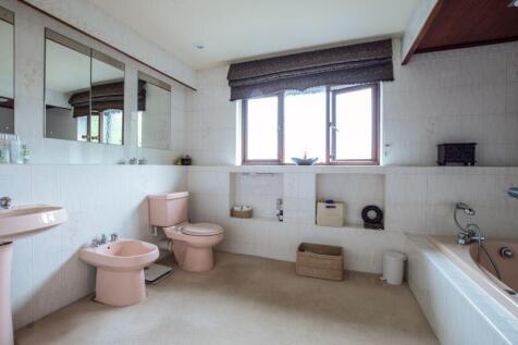 En-suite to bed 1