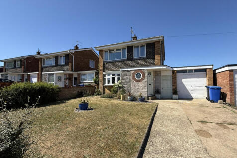 BEAUTIFUL THREE BED DETACHED FOR SALE
