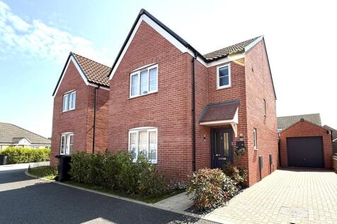 THREE BED DETACHED FOR SALE