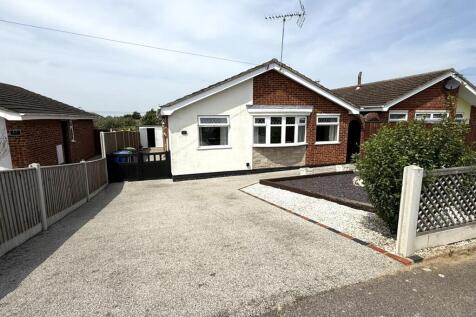 SPACIOUS THREE BED BUNGALOW IN PLEASANT LOCATION