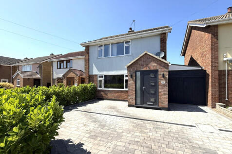 SUBSTANTIALLY EXTENDED CONTEMPORARY DETACHED FAMI
