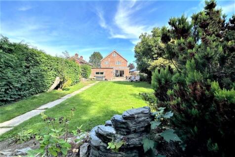 Beautiful Executive Style Property For Sale