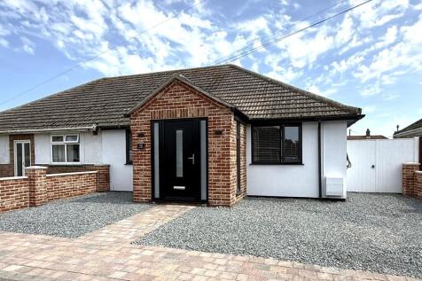 SUBSTANTIALLY EXTENDED CONTEMPORARY BUNGALOW FOR 