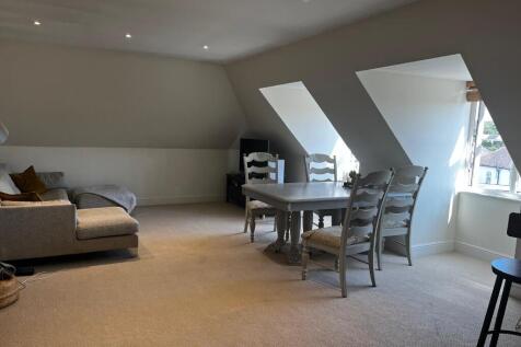 Lounge/Dinning
