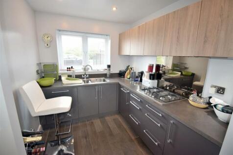Kitchen / Dining Area