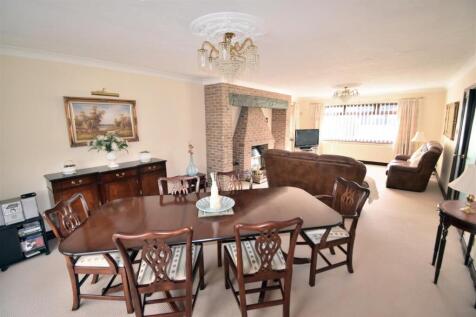 Lounge / Dining Room