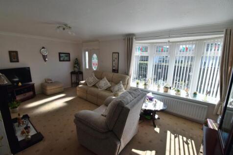 Lounge / Dining Room