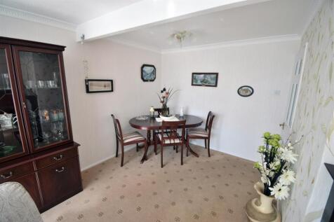 Lounge / Dining Room