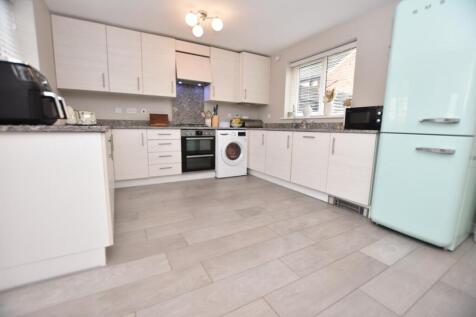 KITCHEN DINING ROOM