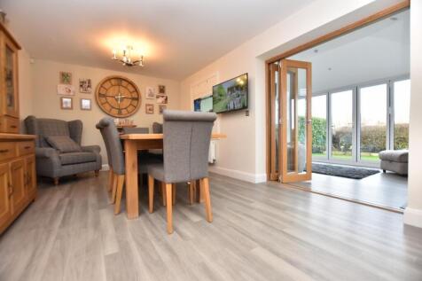KITCHEN DINING ROOM
