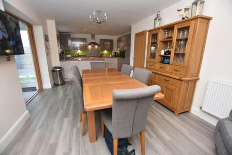 KITCHEN DINING ROOM