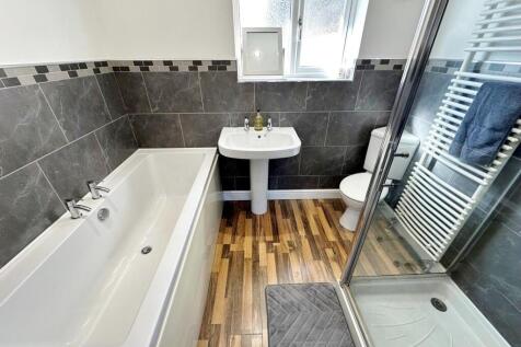 En Suite Bathroom