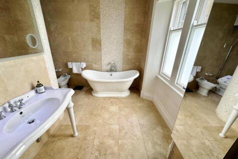 En Suite 1