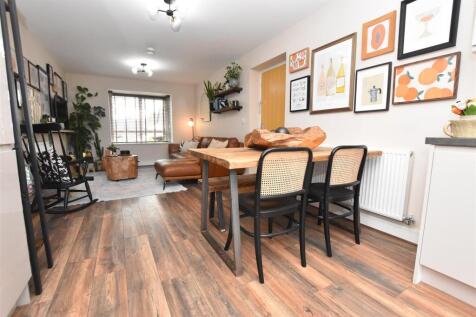 OPEN PLAN LIVING KITCHEN DINING ROOM