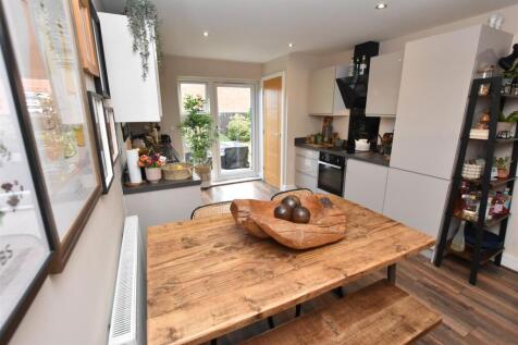 OPEN PLAN LIVING KITCHEN DINING ROOM